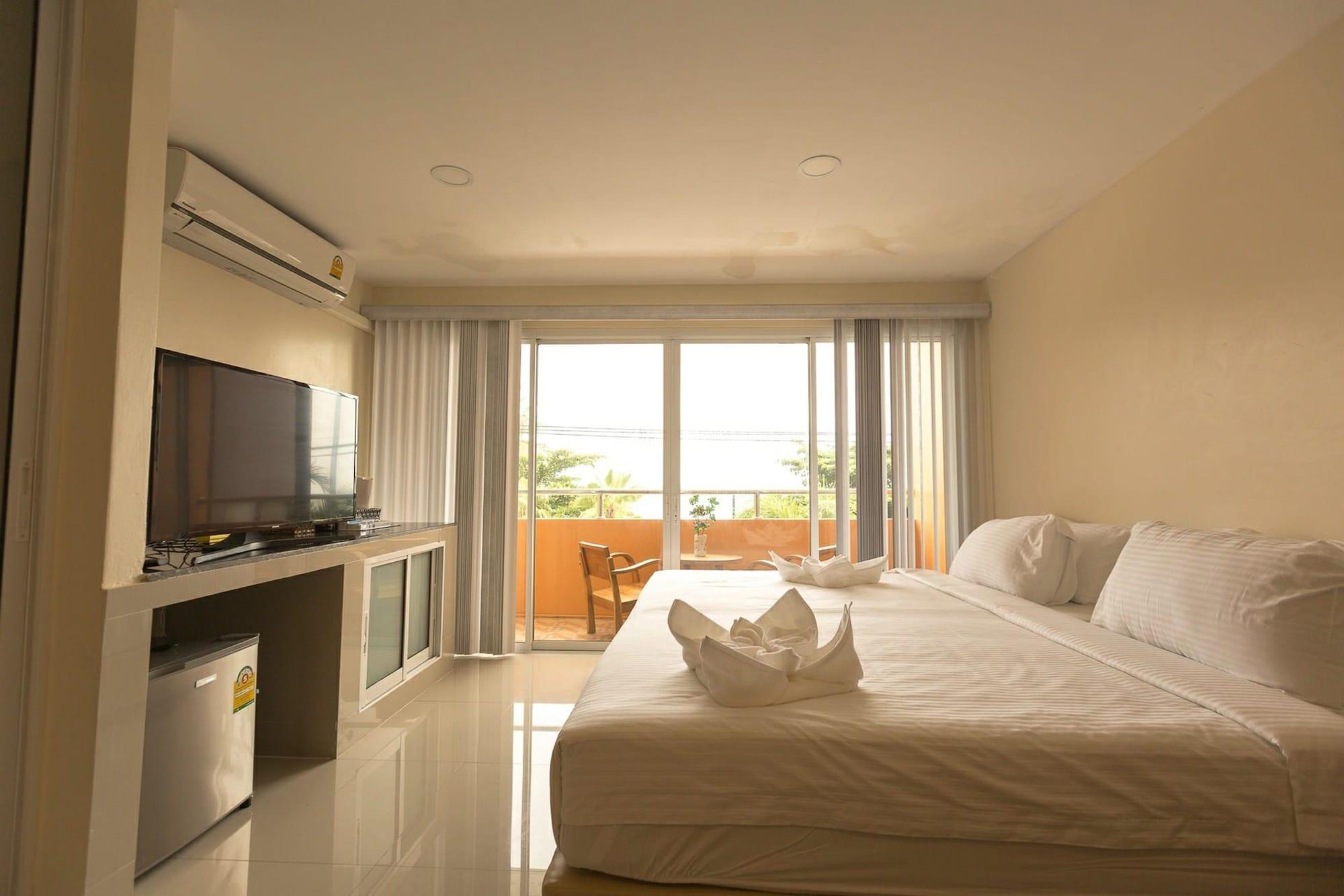 Marina Jomtien Beach Exterior photo